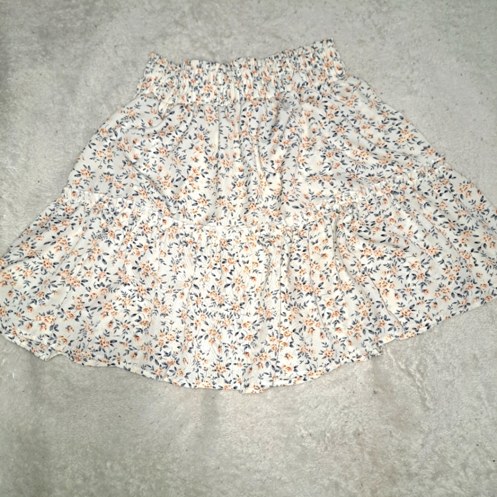 Short flower skirt